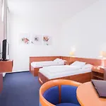 Lev Szálloda 4*
