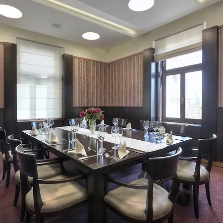 Hotel Lev 4*