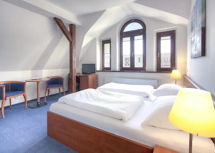 Hotel Lev 4*