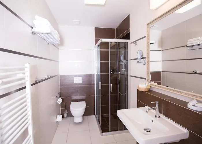 Lev Hotel 4*
