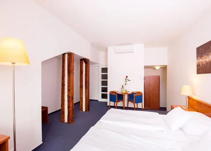 Hotel Lev 4*